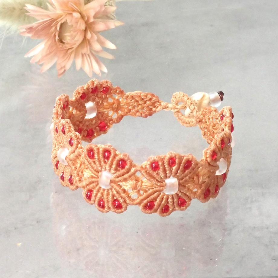 タカラガイマクラメブレスレット S1枚目の画像