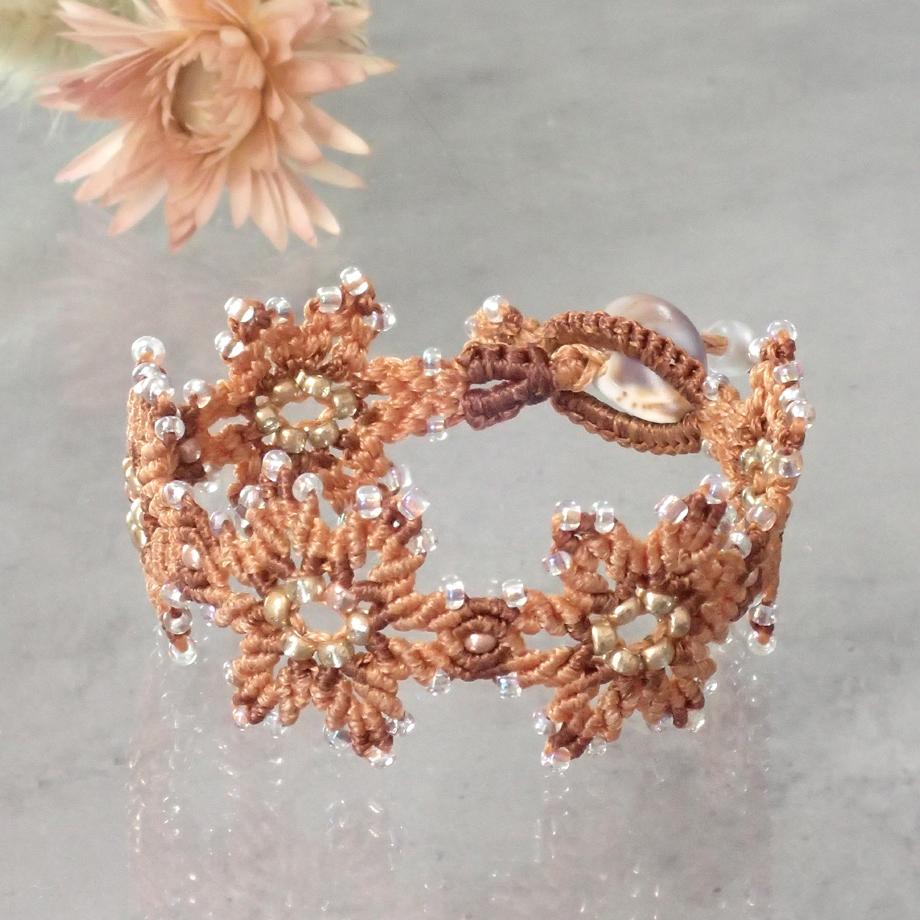 タカラガイマクラメブレスレット S1枚目の画像