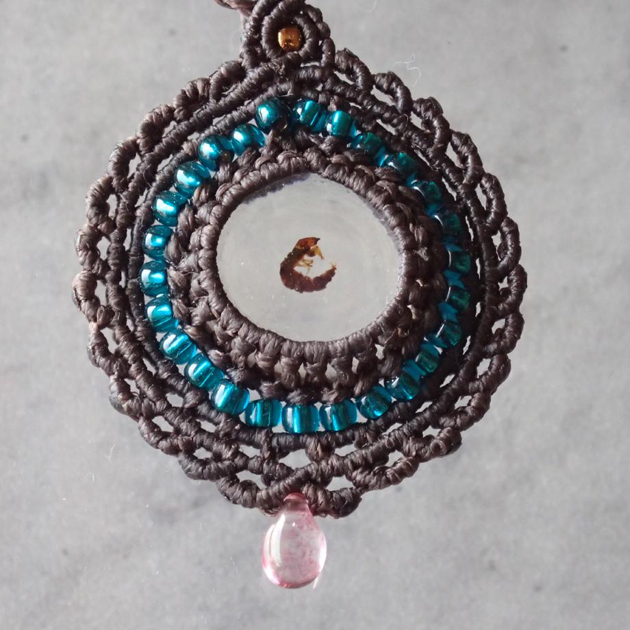 トビケラ類樹脂封入標本ネックレス | 2枚目