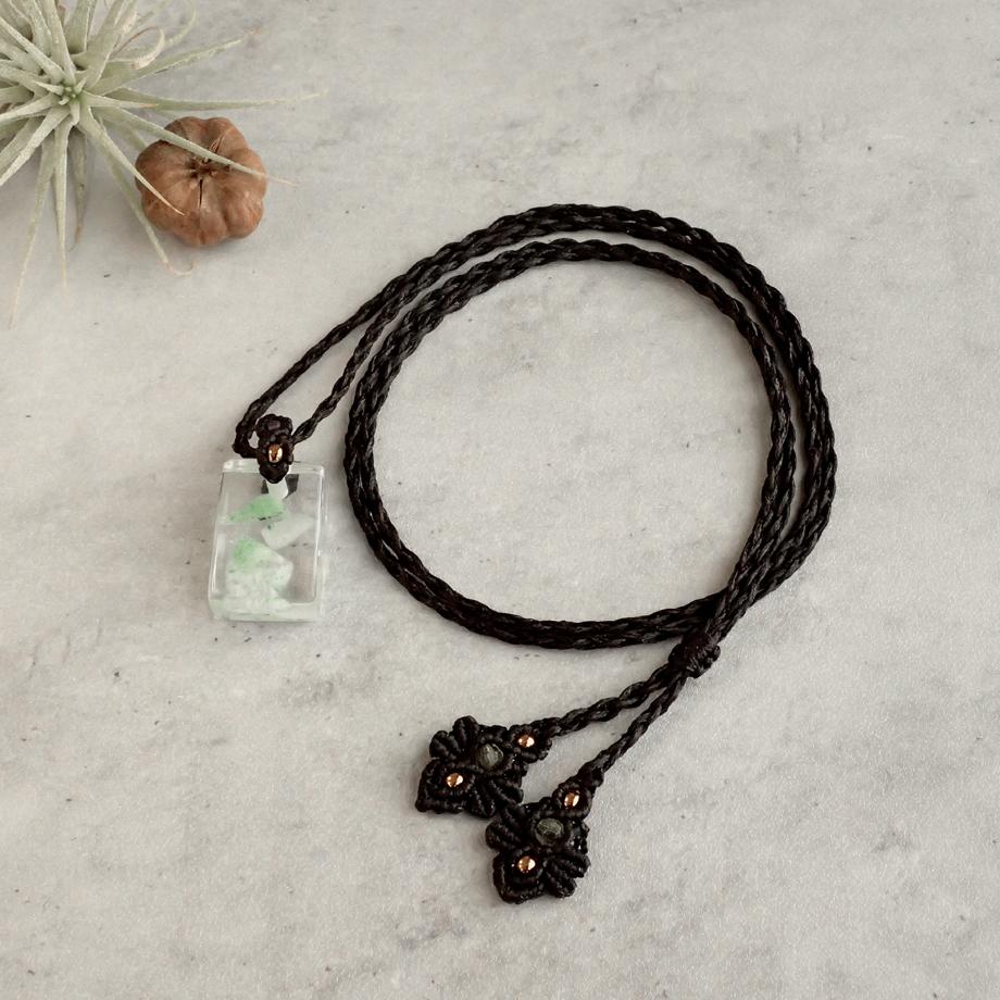 天然石樹脂封入標本ネックレス1枚目の画像