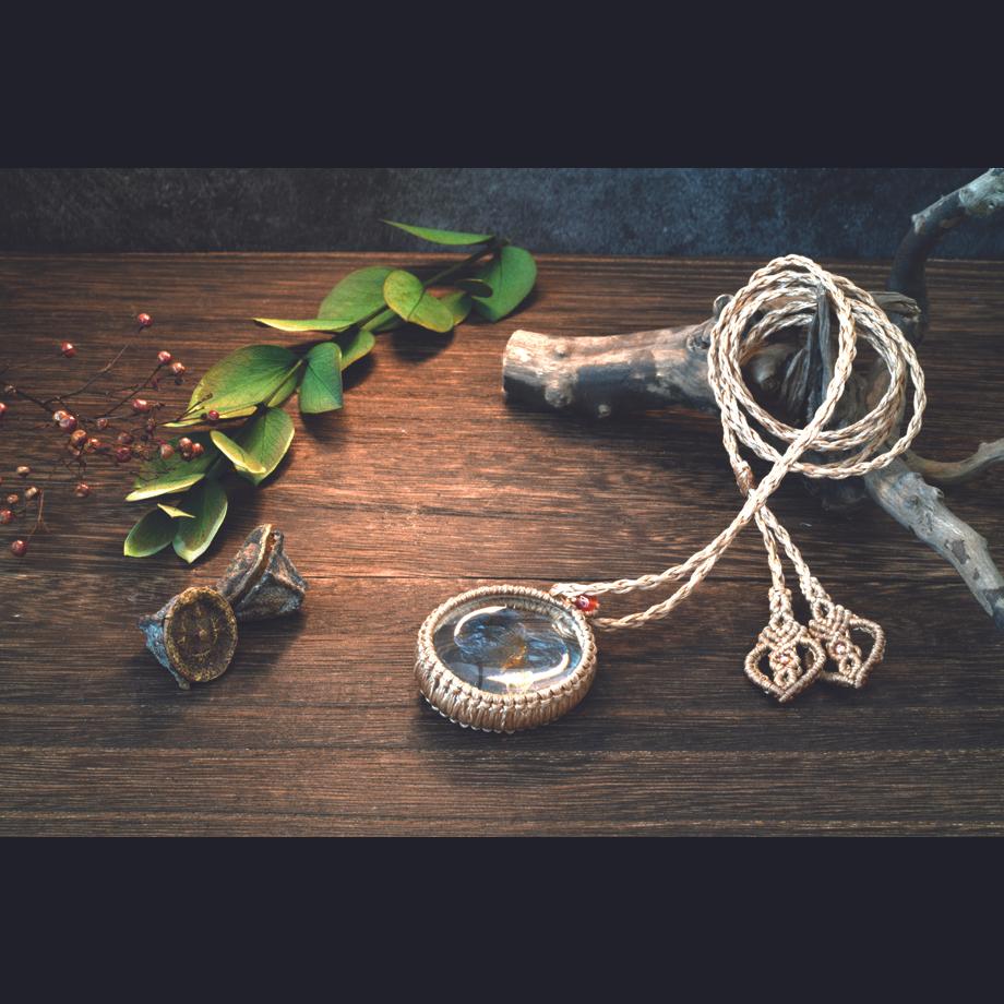 ヨコエビ類樹脂封入標本ネックレス | 7枚目