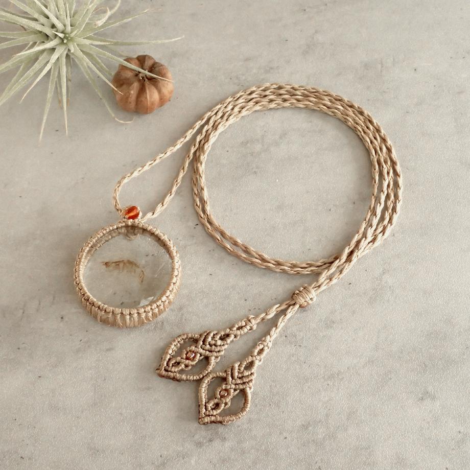 ヨコエビ類樹脂封入標本ネックレス1枚目の画像