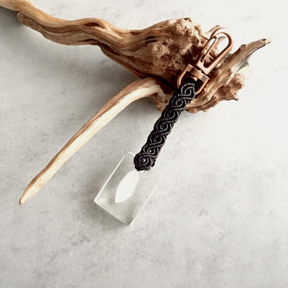 魚類耳石樹脂封入標本キーホルダー1枚目の画像