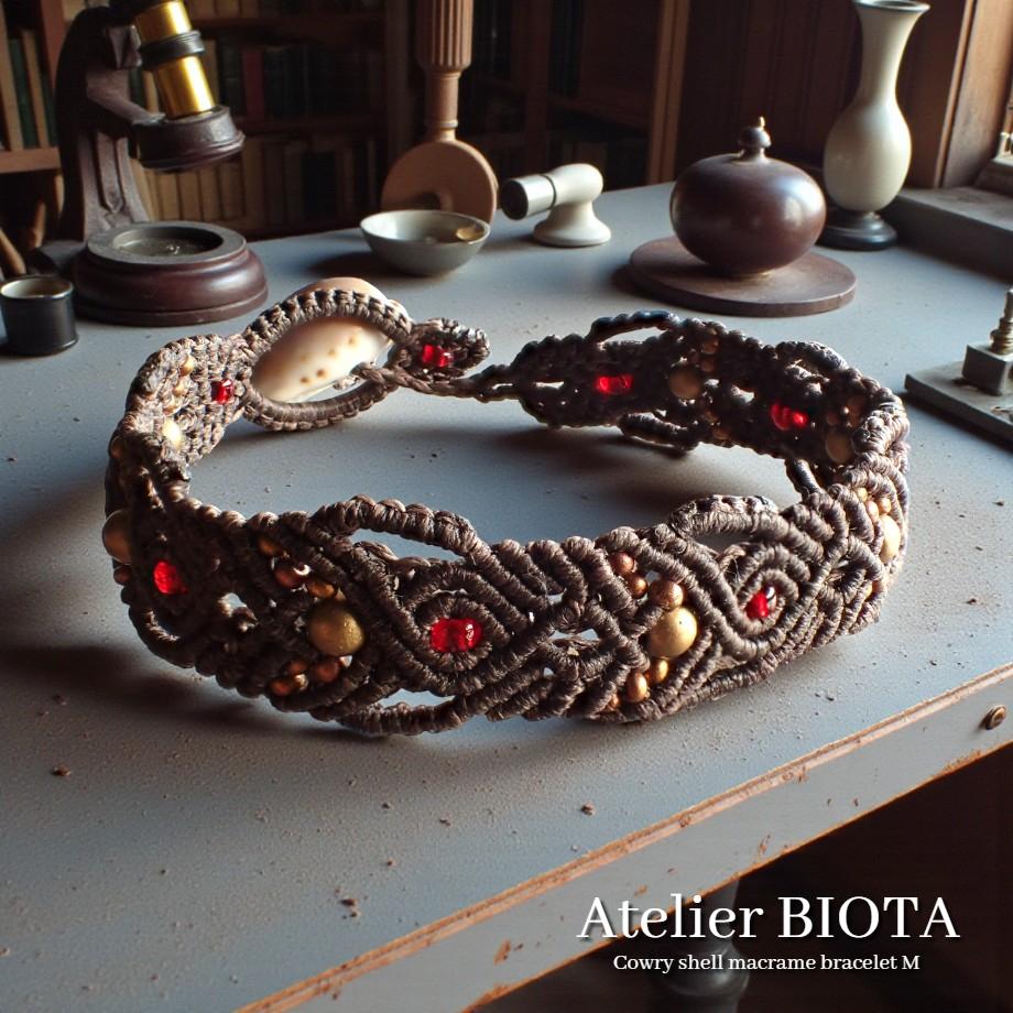 タカラガイマクラメブレスレット M1枚目の画像